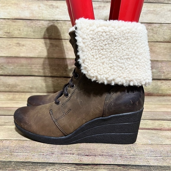 Ugg Brown Leather Zea Wedge Lace Up Boots - Picture 1 of 10